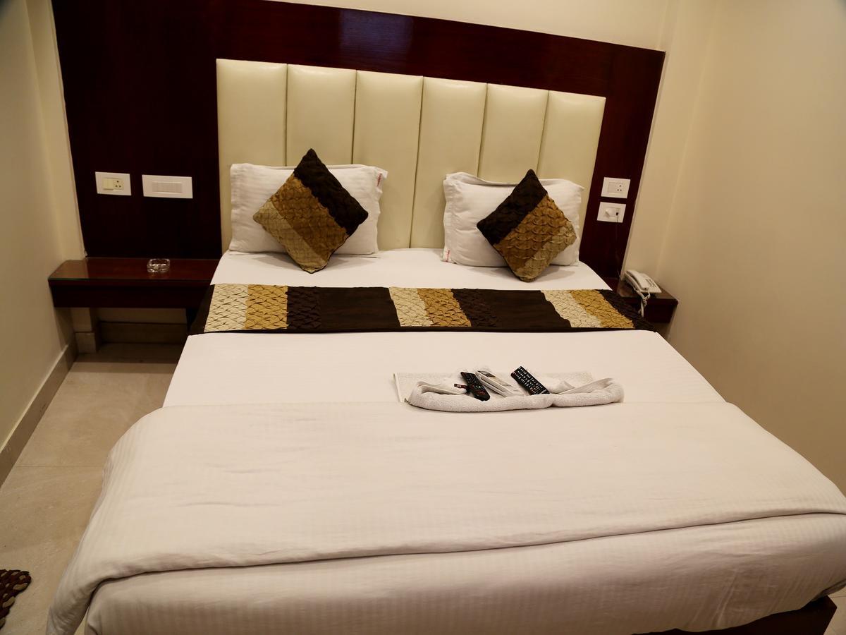 ניו דלהי Hotel Sapphire מראה חיצוני תמונה