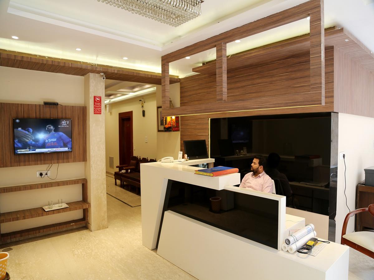 ניו דלהי Hotel Sapphire מראה חיצוני תמונה