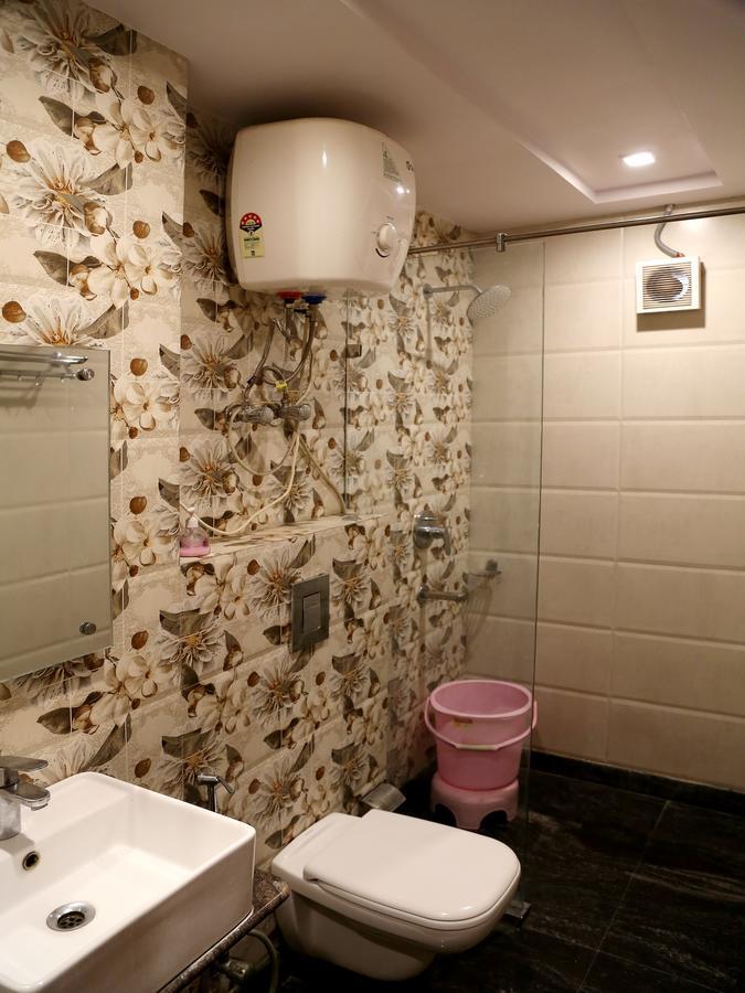ניו דלהי Hotel Sapphire מראה חיצוני תמונה