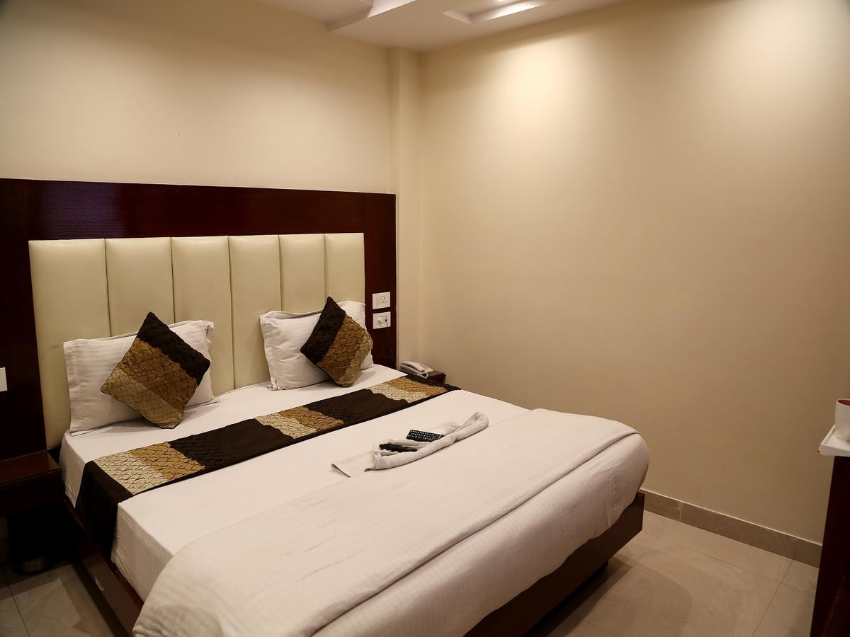 ניו דלהי Hotel Sapphire מראה חיצוני תמונה